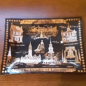 VINTAGE PHILADELPHIA PA TRINKET TRAY / SOUVENIR / ASHTRAY